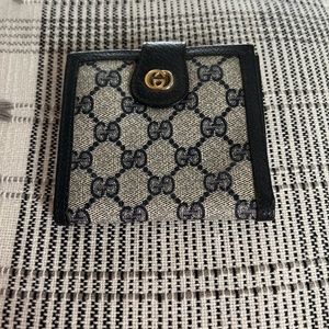 Small Gucci vintage snap wallet